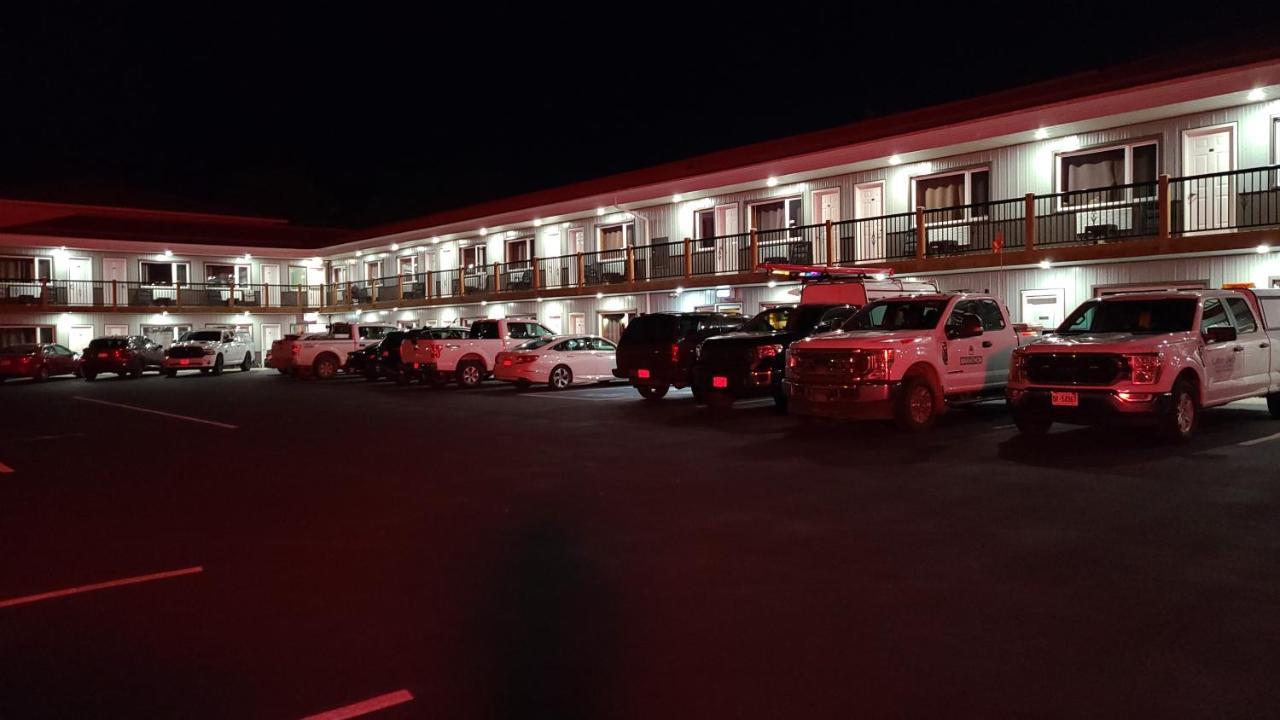 Outdoorsman Motel Wawa Dış mekan fotoğraf