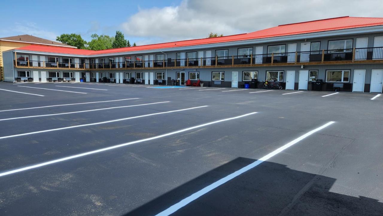 Outdoorsman Motel Wawa Dış mekan fotoğraf